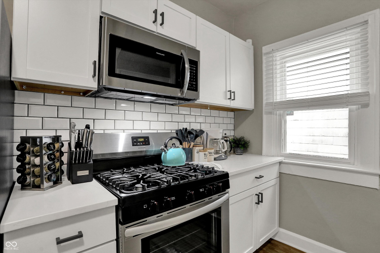 Listing Image 16