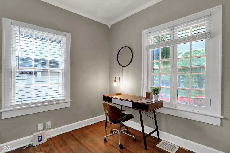 Listing Image 5