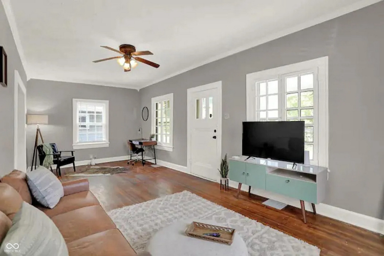 Listing Image 8