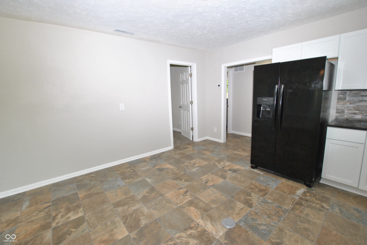Listing Image 27