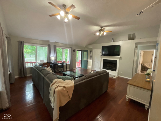 Listing Image 32