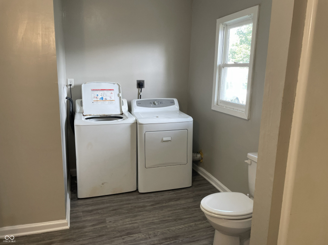 Listing Image 14