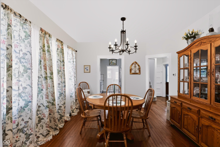 Listing Image 13