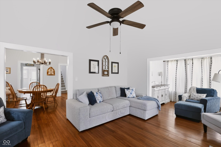 Listing Image 10