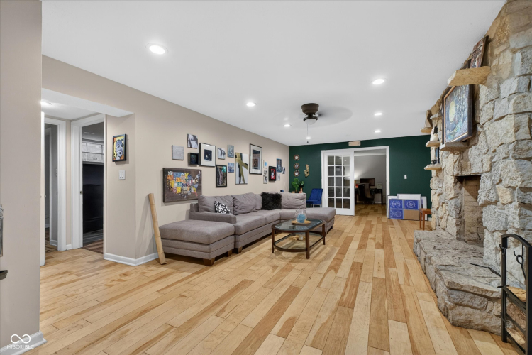 Listing Image 31