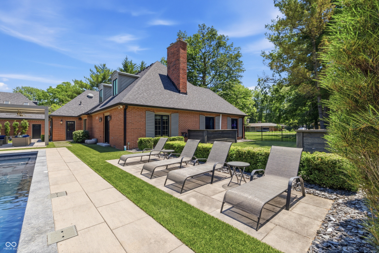 Listing Image 82