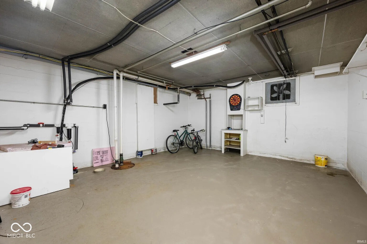 Listing Image 46