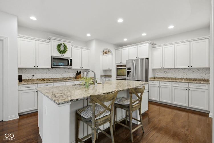 Listing Image 14