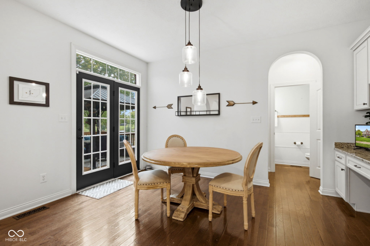 Listing Image 18
