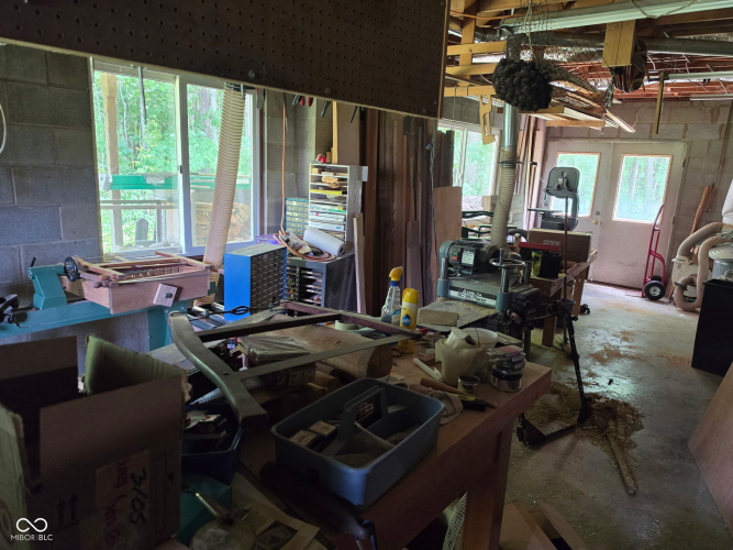 Listing Image 6