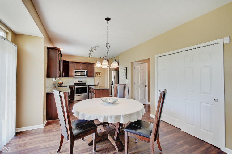 Listing Image 14