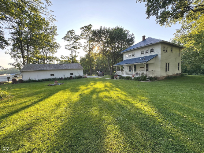 Listing Image 4