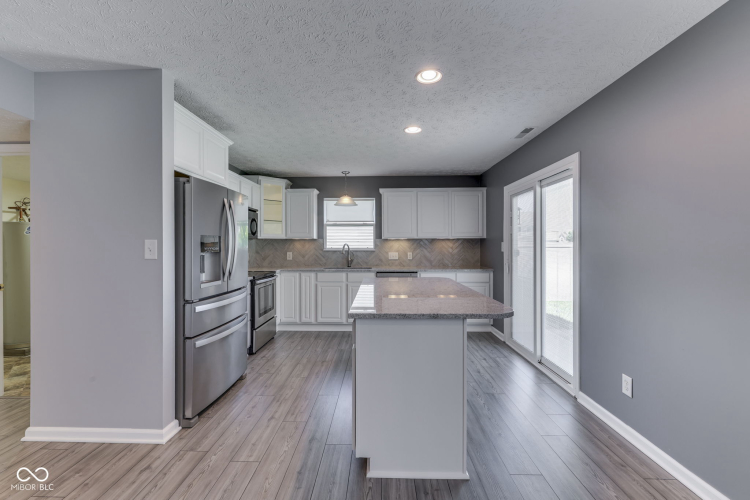 Listing Image 15