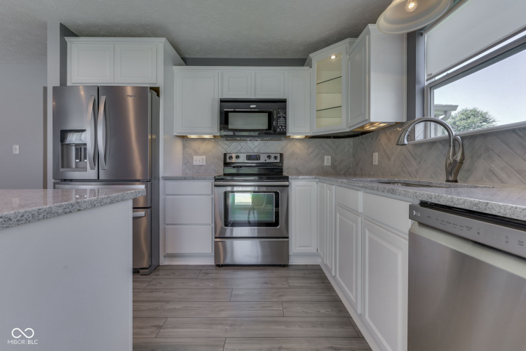 Listing Image 19