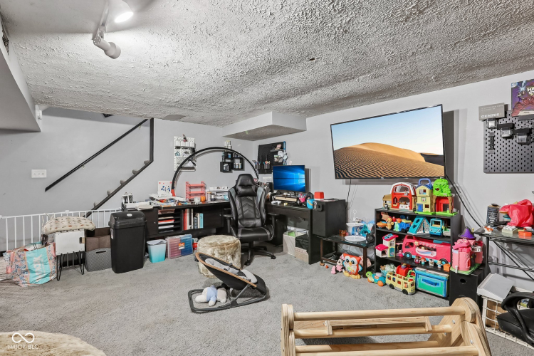Listing Image 17
