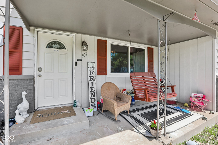 Listing Image 3