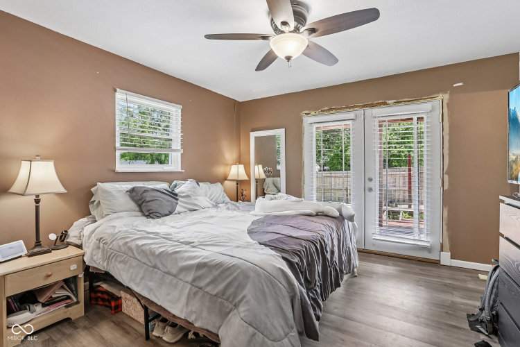 Listing Image 9