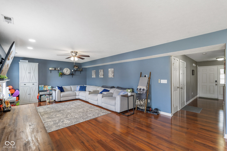 Listing Image 16