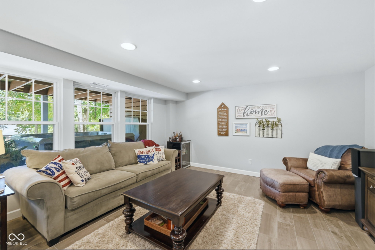 Listing Image 59