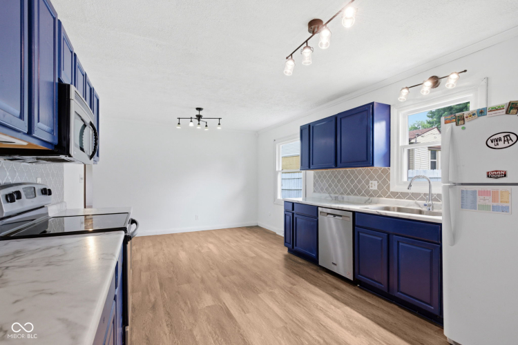 Listing Image 14