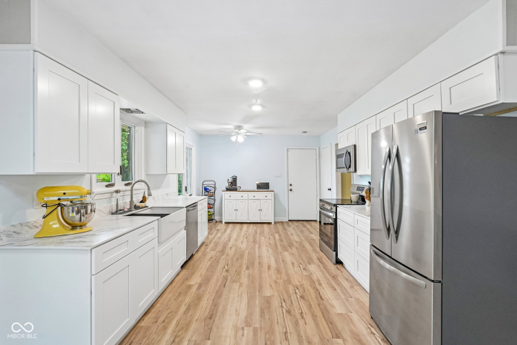 Listing Image 13