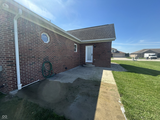 Listing Image 24