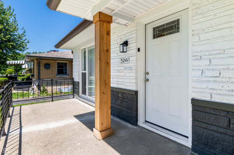 Listing Image 3