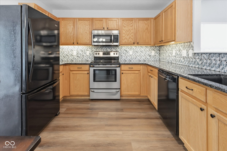 Listing Image 13