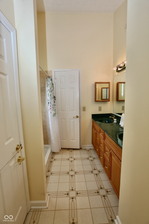 Listing Image 63