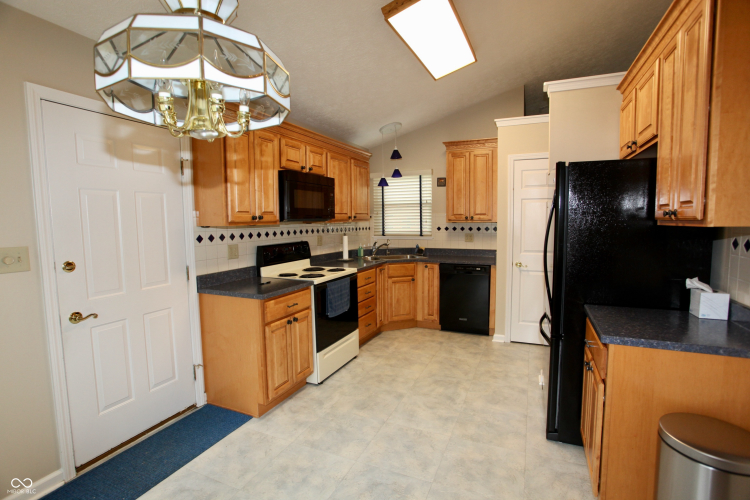 Listing Image 72