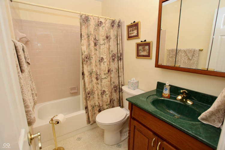 Listing Image 80