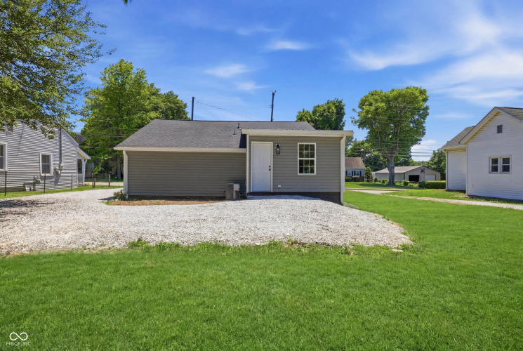 Listing Image 16