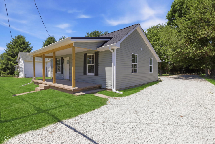 Listing Image 3