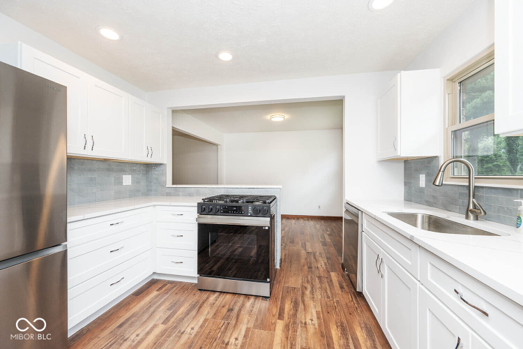 Listing Image 18