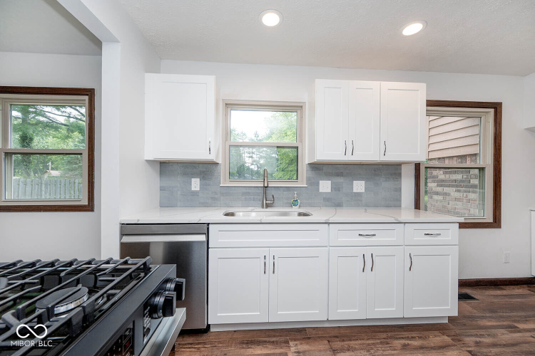 Listing Image 19