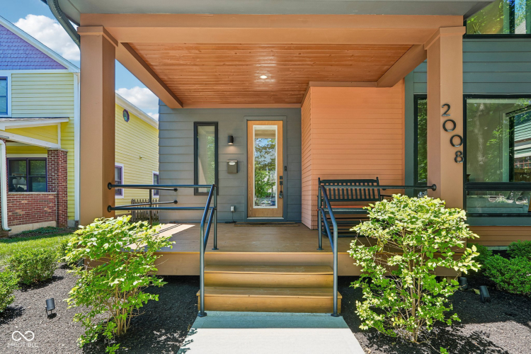 Listing Image 4