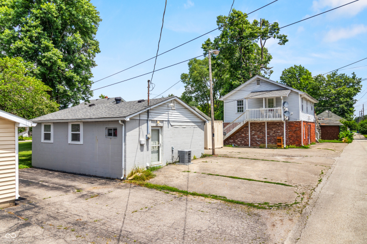 Listing Image 4