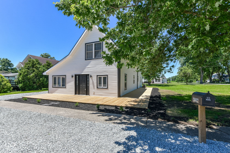 Listing Image 3