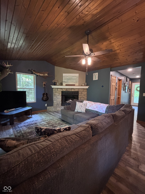 Listing Image 6