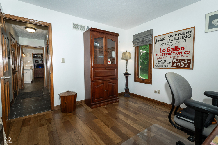 Listing Image 31