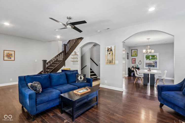 Listing Image 11