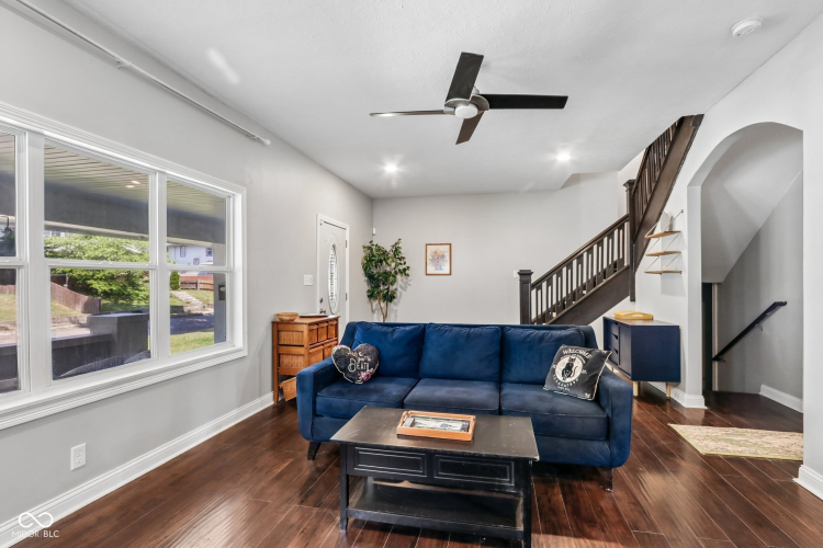 Listing Image 13