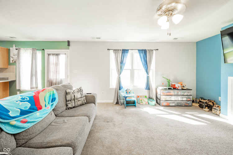 Listing Image 12