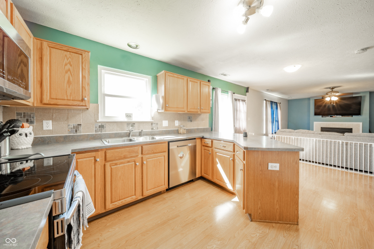 Listing Image 14