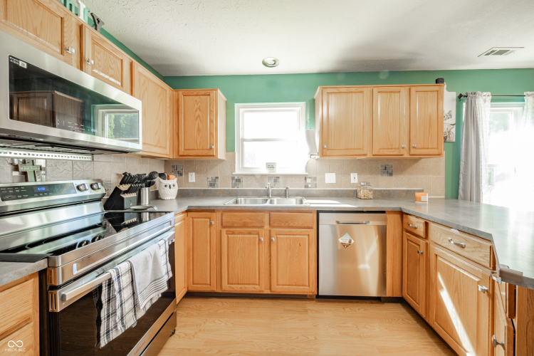 Listing Image 15