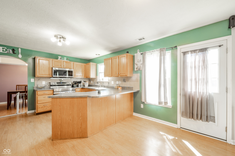 Listing Image 18