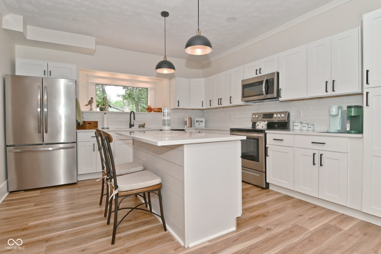 Listing Image 13