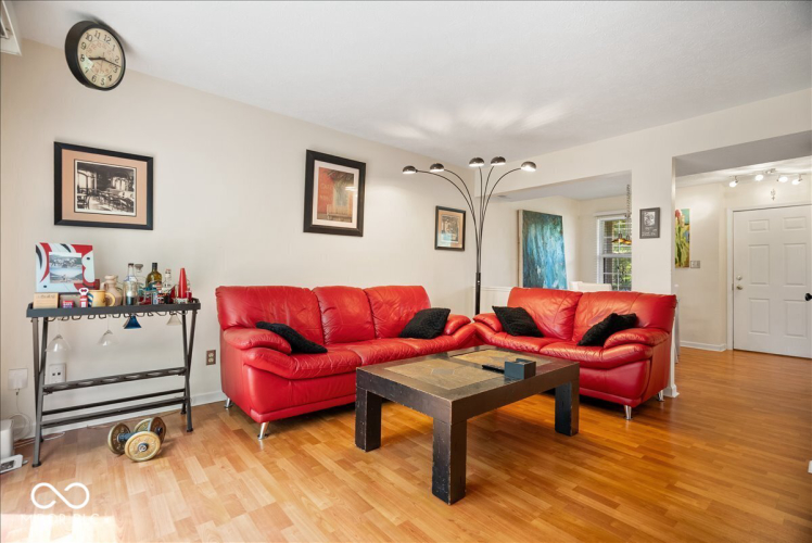 Listing Image 5