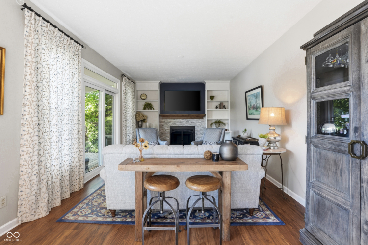Listing Image 12