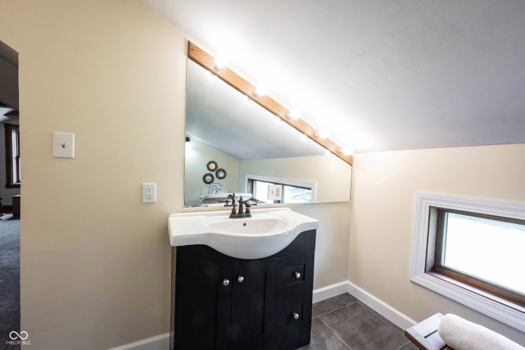 Listing Image 81